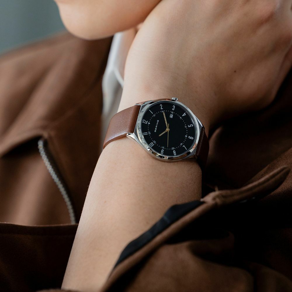 着用イメージ：BERING Mens Unisex Ultra Sim 18738-502 