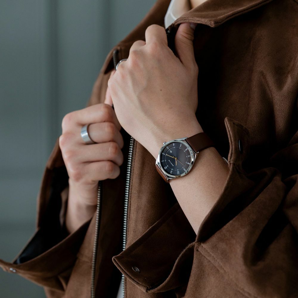着用イメージ：BERING Mens Unisex Ultra Sim 18738-502 